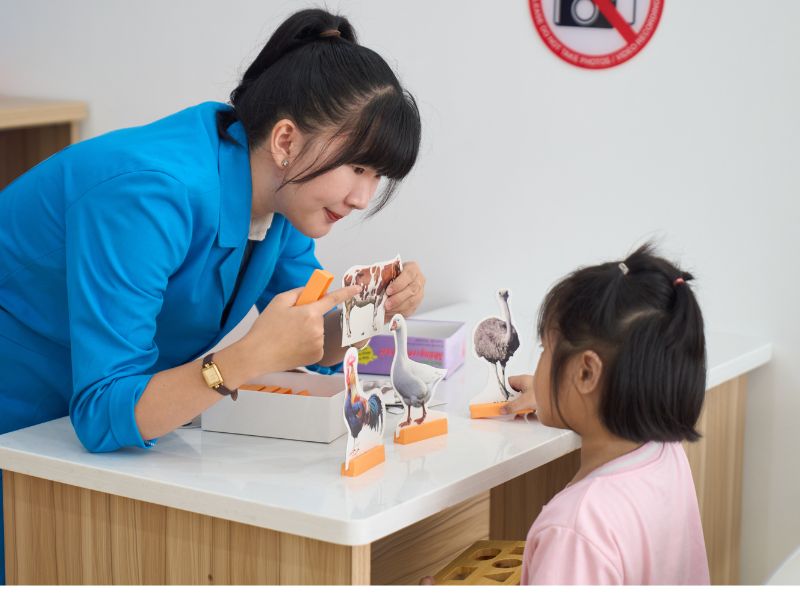 Cảm xúc, cách giao tiếp & tư duy ở trẻ 0 - 3 tuổi