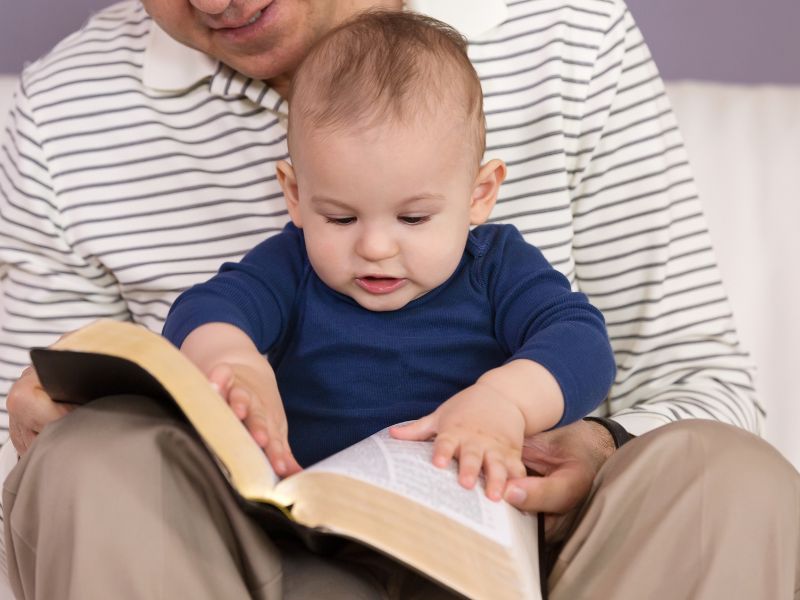 Dạy con nói qua hoạt động hàng ngày