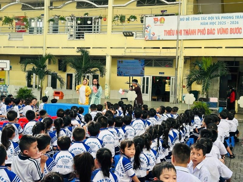 Rồng Việt Education – Trung thu gắn kết, lan tỏa yêu thương