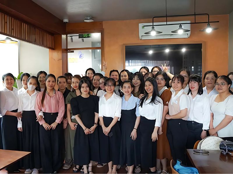 Kĩ năng chăm sóc khách hàng - Kĩ năng phục vụ khách hàng qua điện thoại